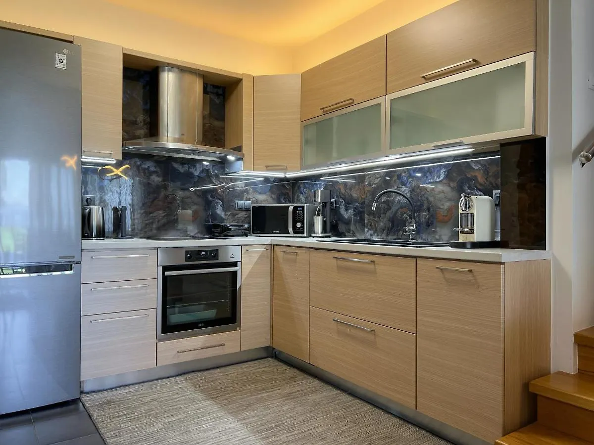 Heaven Luxury Villa Nea Roda 0*,