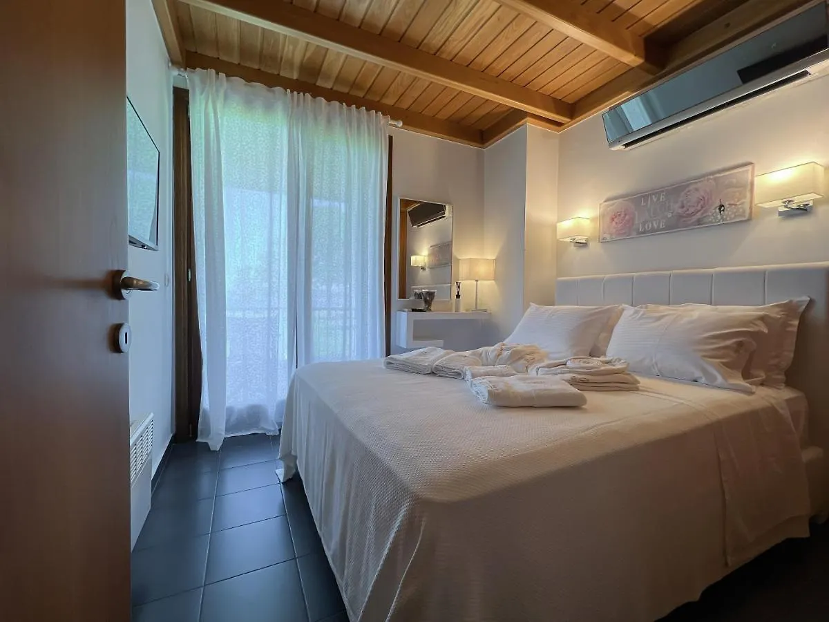 Heaven Luxury Villa Nea Roda