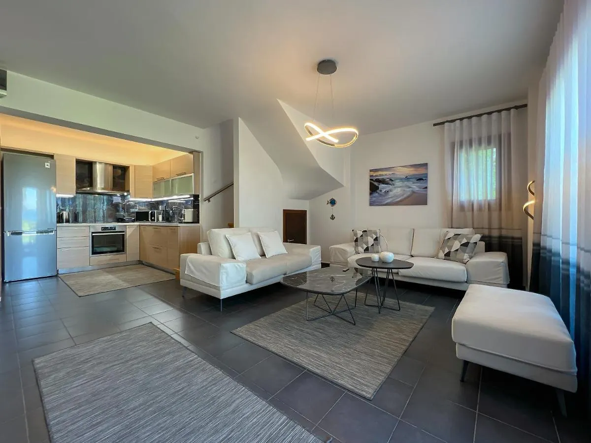 Heaven Luxury Villa Nea Roda